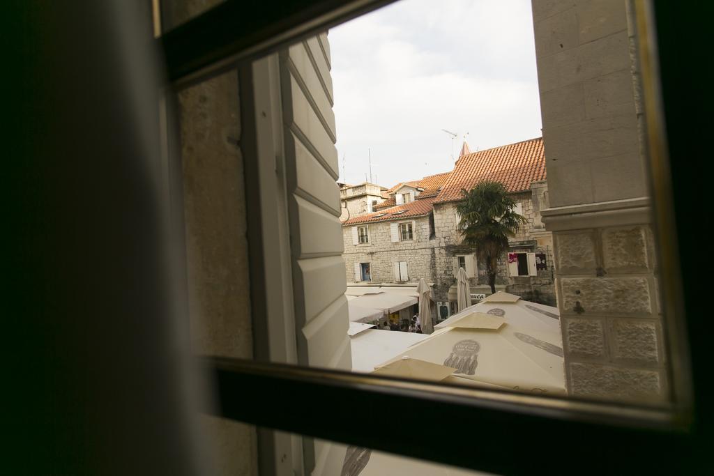 City Hostel Трогир Экстерьер фото