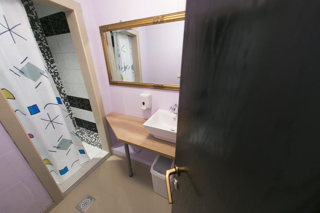 City Hostel Трогир Экстерьер фото