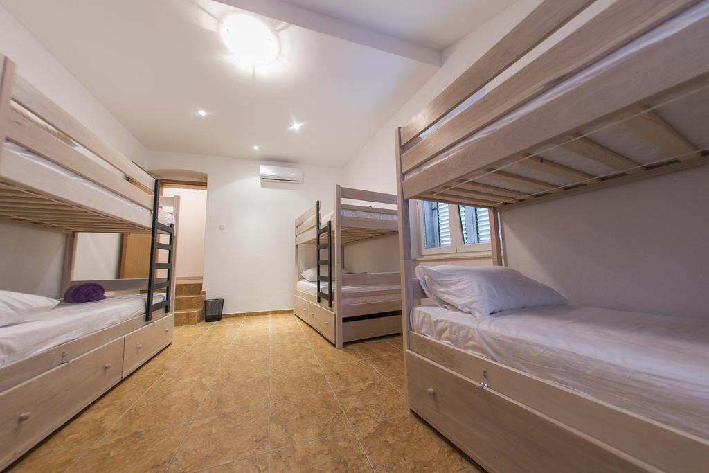 City Hostel Трогир Номер фото